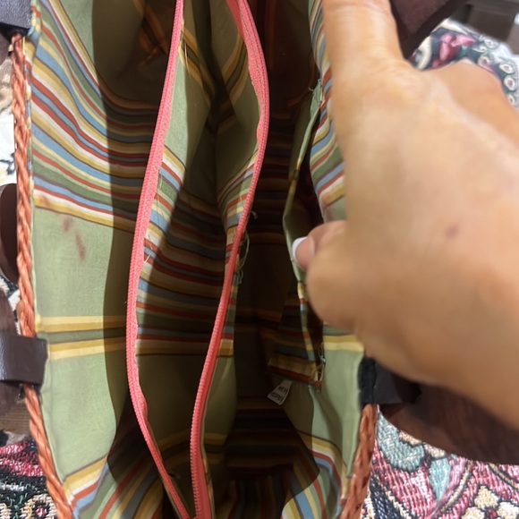 Orang straw bag with Woden handle and snap elastic on widen button. Used - Picture 10 of 12